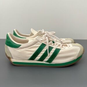 Adidas Green and off-White retro Sneakers
